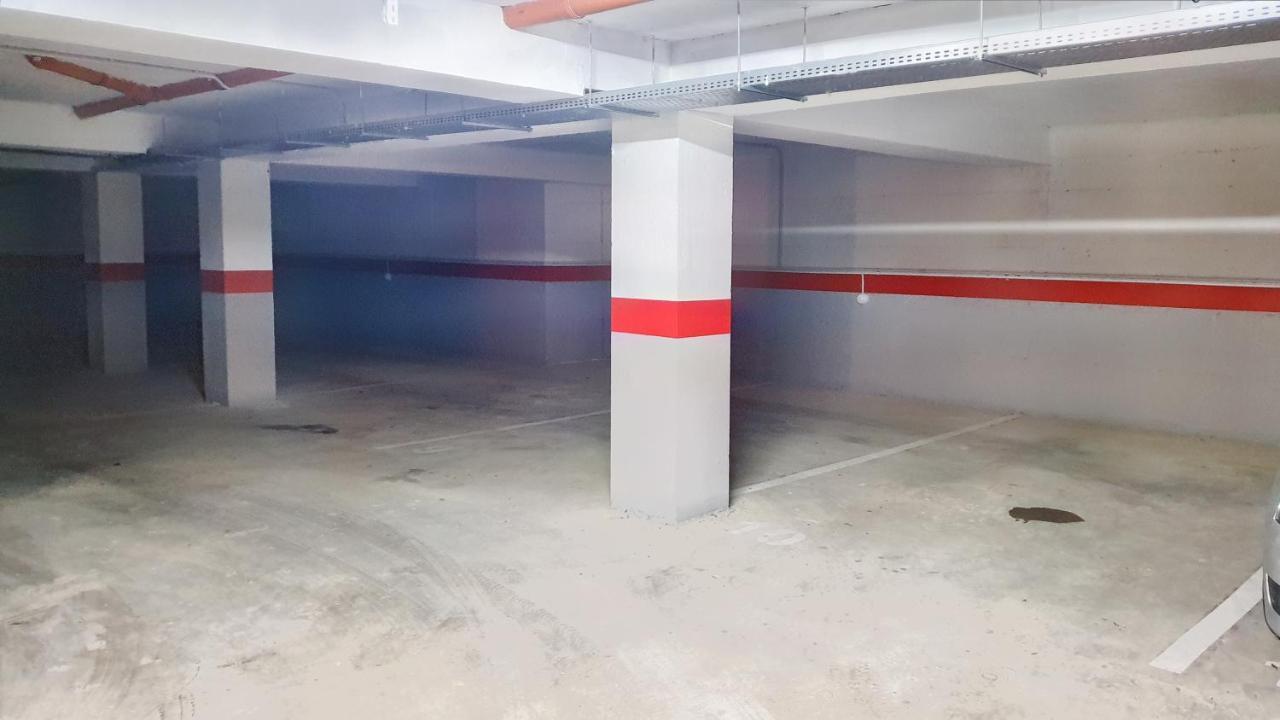 Cozy Penthouse In A New Business Building In City Center. Free Private Parking Cluj-Napoca Exterior foto